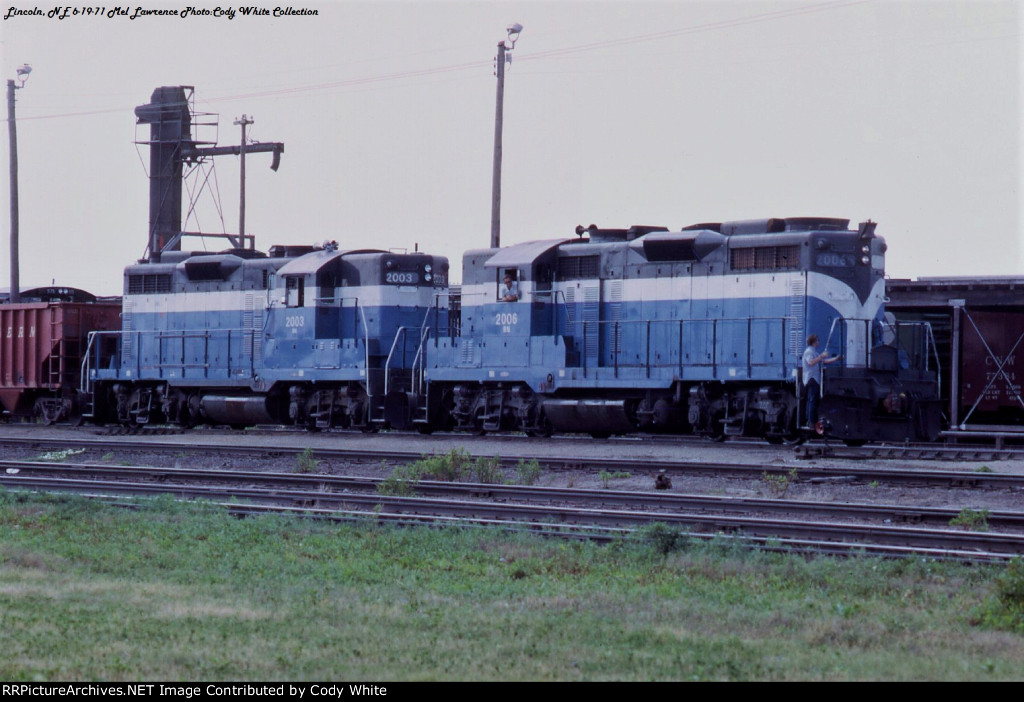 Burlington Northern GP20s 2006 and 2003